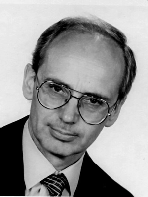 Dietrich Hoenow